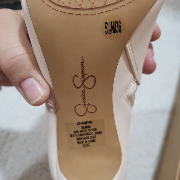 New Jessica Simpson Women's Siantar Bootie Fashion Boot  Chalk size 5.5 - Picture 4 of 7